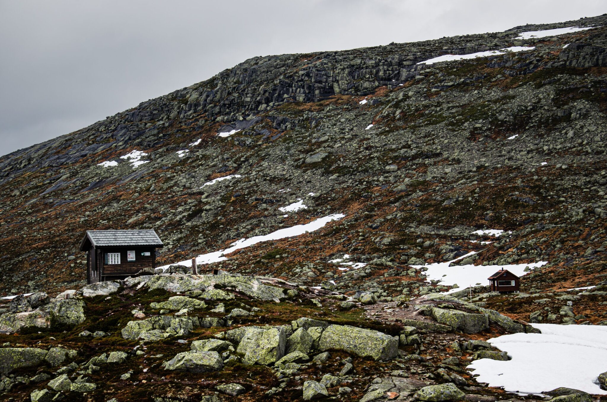 View from the trail that leads to Trolltunga