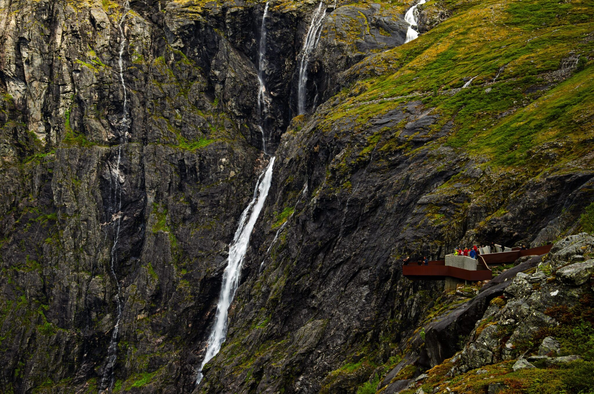 Waterfall and viewpoint on the Trollstigen road
