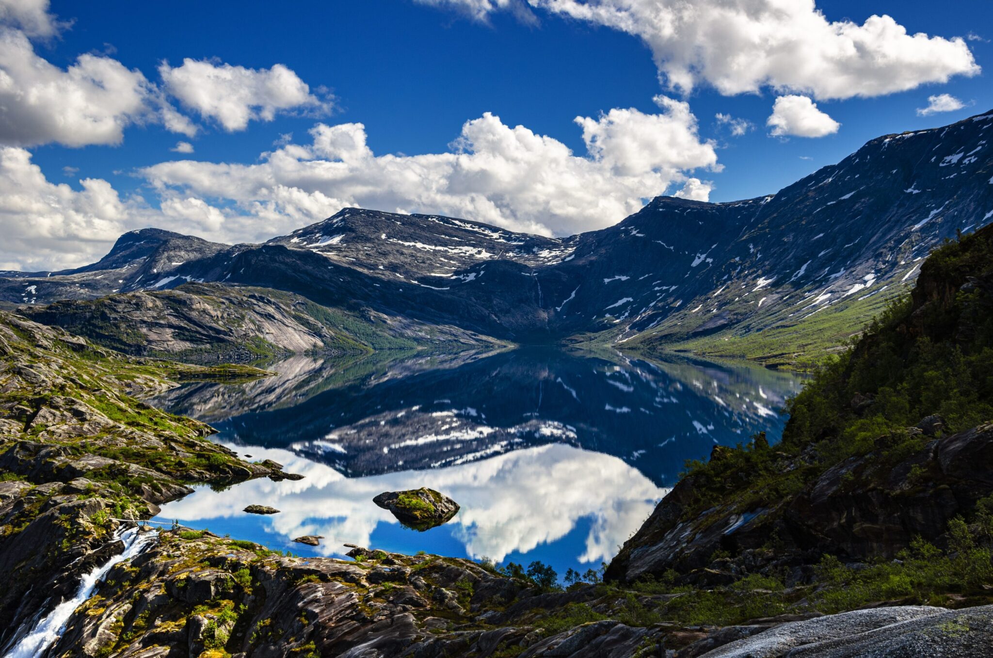 View of lake mountains and Litlverivatnet